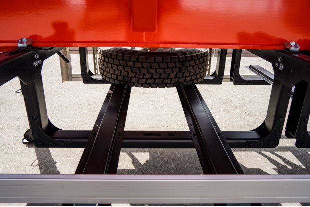 Корзина для запасного колеса полуприцепа