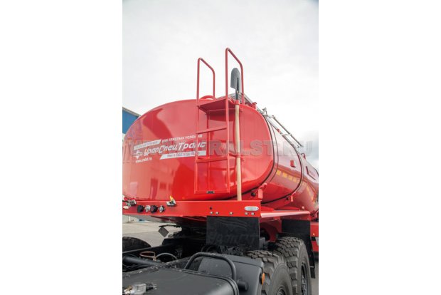 Лестница на площадку обслуживания