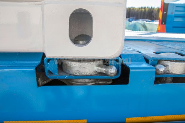 Фитинги контейнеровозные