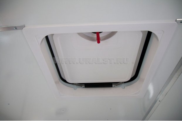 Люк аварийно-вентиляционный