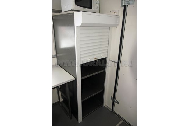 Шкаф для инструмента и материалов