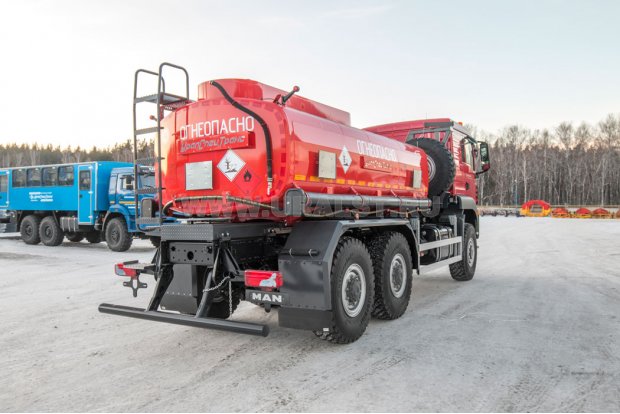 Автотопливозаправщик АТЗ-11-2 УСТ 5453 MAN TGS 33.440 6х6 BB-WW