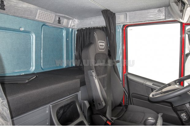 Спальное место в кабине водителя