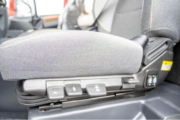 Регулировка сиденья водителя