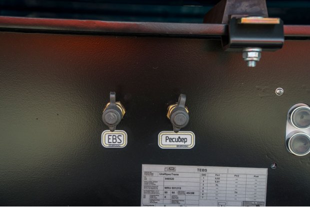 Штуцер подкачки колес