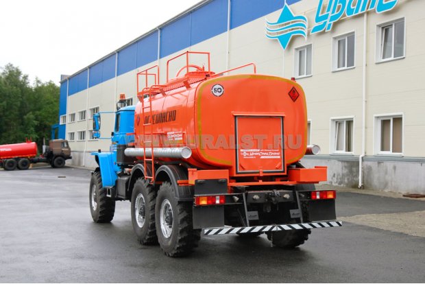 Автотопливозаправщик АТЗ-9