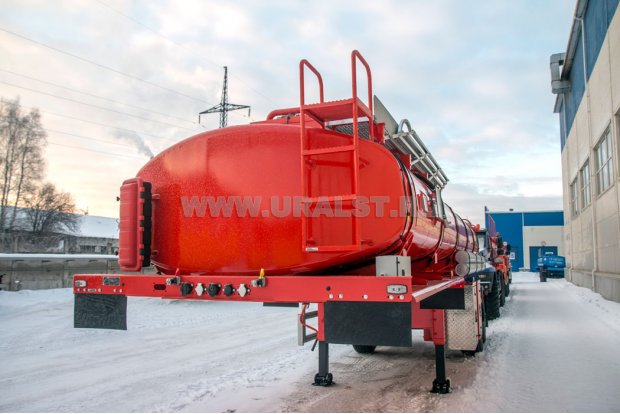 Лестница на площадку обслуживания