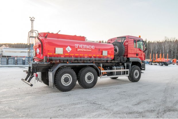 Автотопливозаправщик АТЗ-11-2 УСТ 5453 MAN TGS 33.440 6х6 BB-WW
