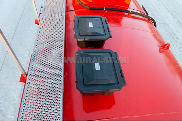 Ящик для песка и кошмы