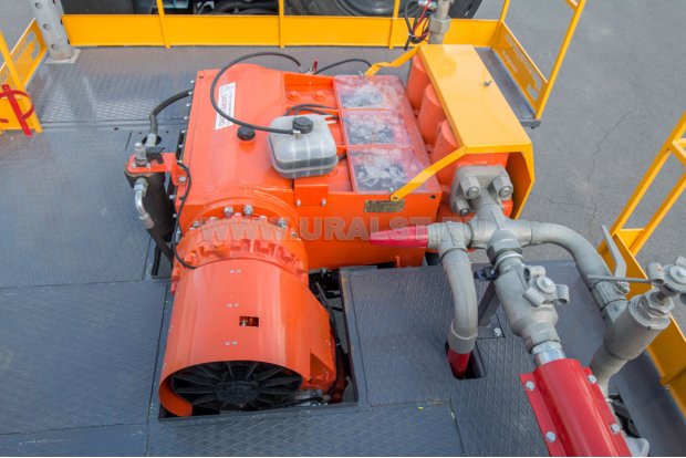 Насос трехплунжерный