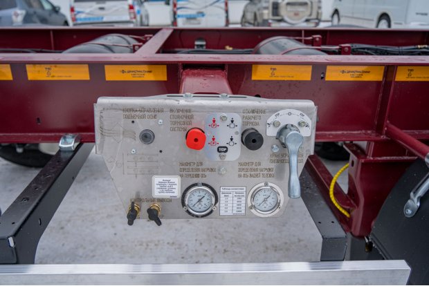 Управление тормозной системой и подъемными осями