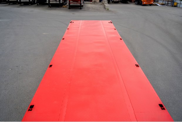 Грузовая площадка УСТ