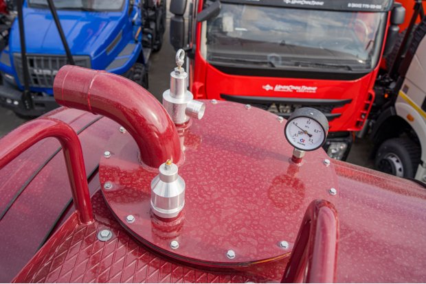 Инспекционный люк