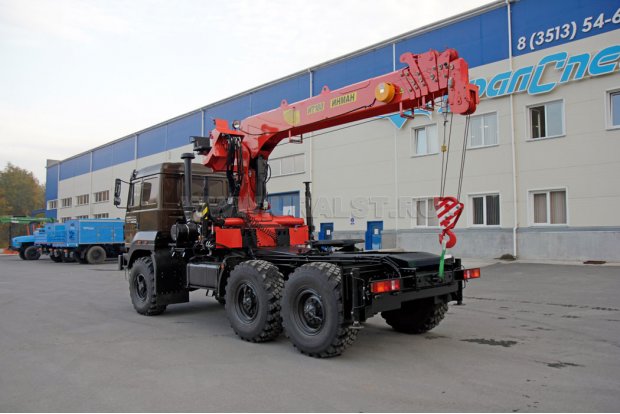 Седельный тягач Урал 44202-82М с крано-манипуляторной установкой ИТ-180