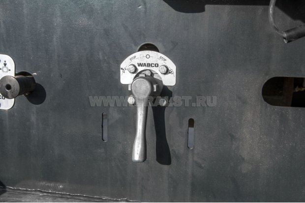 Кран управления подвеской