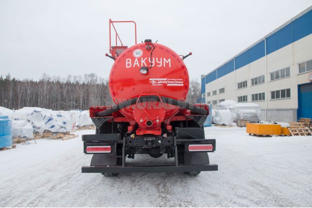 Вакуумная машина МВ-10 КО УСТ 5453 Камаз 43118-50, наружн. шпангоуты, сп. место