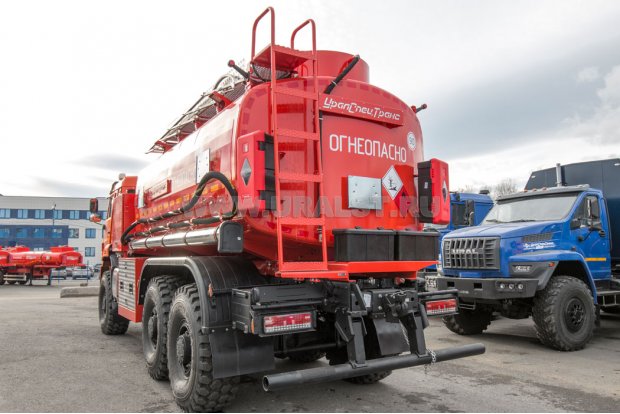 Лестница на площадку обслуживания цистерны