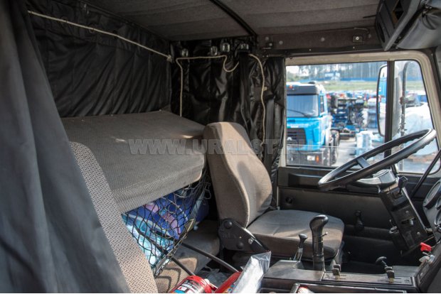 Кабина водителя МАЗ 642508