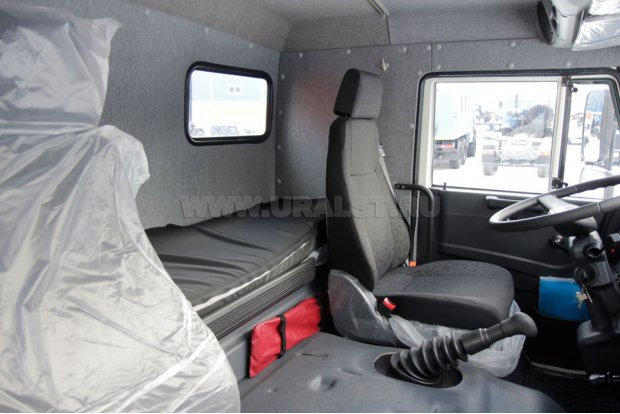 Спальное место в кабине водителя