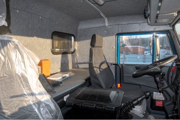 Спальное место в кабине водителя