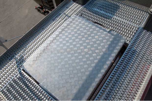 Заливная горловина цистерны