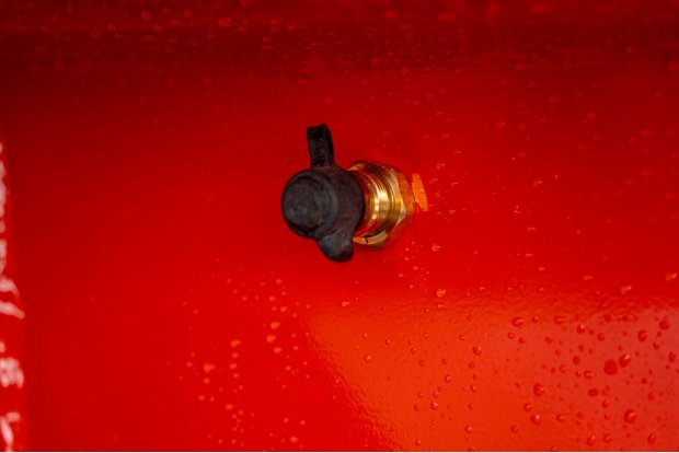 Штуцер подкачки колес