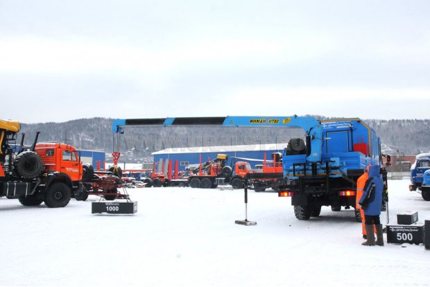 Мобильная ремонтная мастерская Камаз 43118-46 с краном-манипулятором ИТ-80