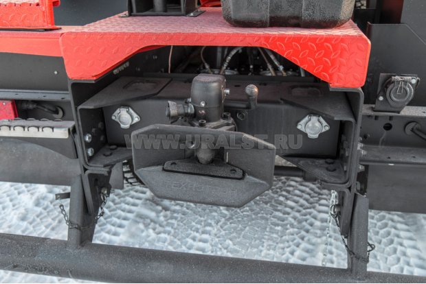 Заднее сцепное устройство