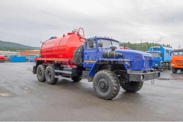 Автоцистерна вакуумная МВ-8Т КО УСТ 5453 Урал 4320-60Е5, наружные шпангоуты, 5 мм