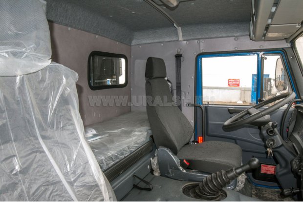 Спальное место в кабине водителя