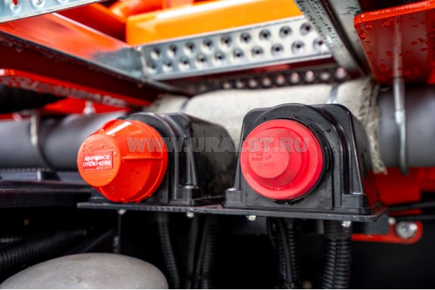 Главный выключатель массы