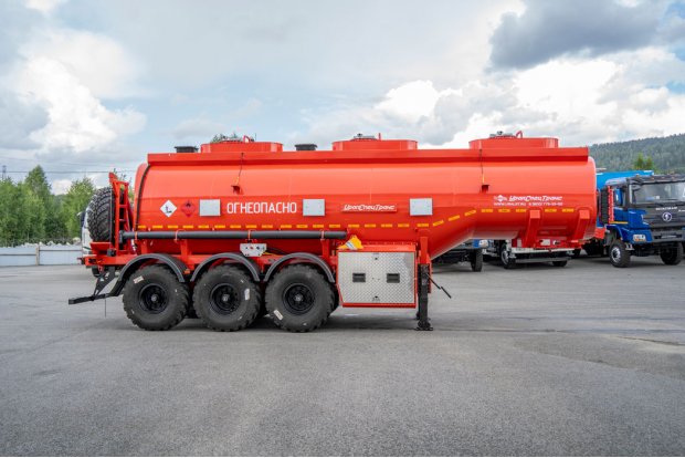 Полуприцеп цистерна для ГСМ (бензовозы) безрамные для вездеходов ППЦ 26К-32-3 УСТ 9465 безрамная, пневмоподвеска ССУ 1500