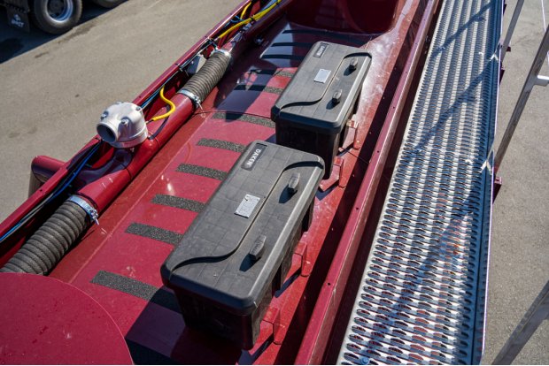 Ящик для песка и кошмы