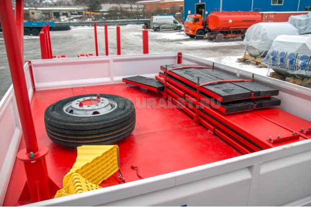 Бортовая площадка на гусаке