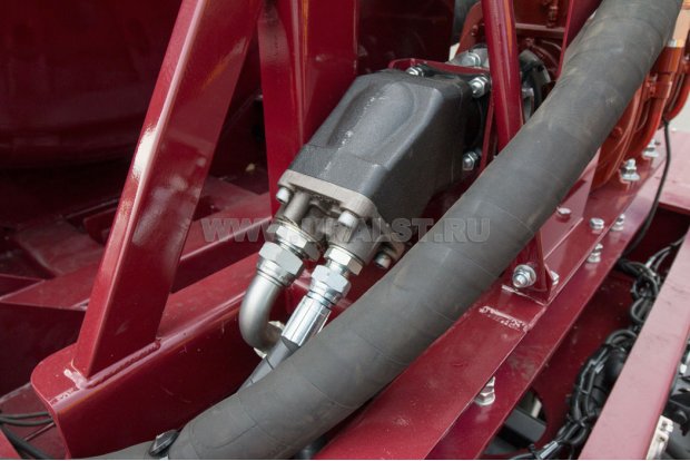 Гидравлический привод вакуумного насоса