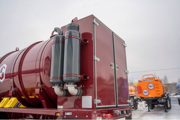 Глушители на входе на выходе из насоса