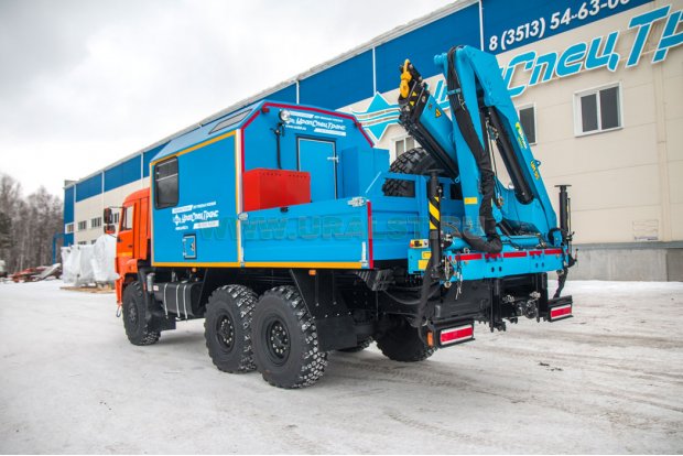 Фургон Камаз Агрегат ремонта и обслуживания станков-качалок (АРОК) с КМУ ИМ-95