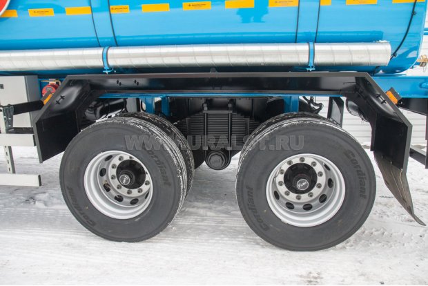 Оси прицепа цистерны