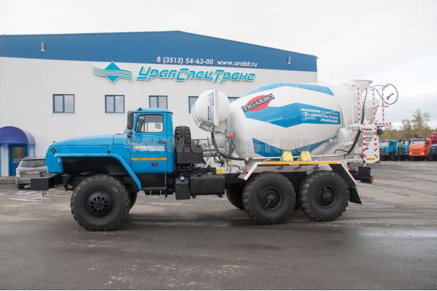 Автобетоносмеситель 5ГП на шасси Урал