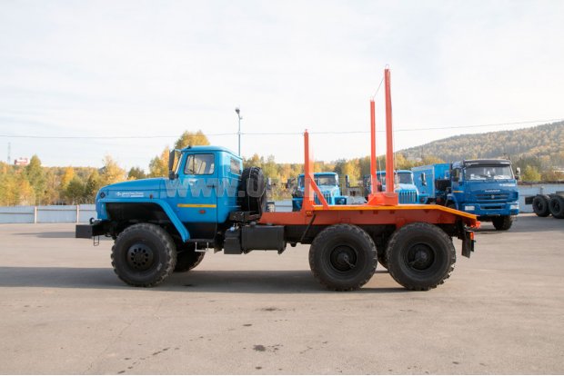 Лесовоз УСТ 5453 Урал М 5557-60Е5