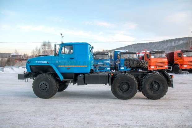 Седельный тягач УСТ 5453 Урал 44202-0311-72Е5 сп. м.