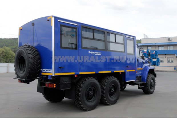 Вахтовый автобус Урал-NEXT