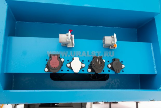 Разъемы пневматичиеской системы и электрической сети