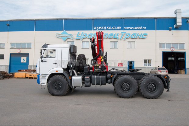 Седельный тягач с КМУ ИМ-320 УСТ 5453 Камаз 43118 сп.м.