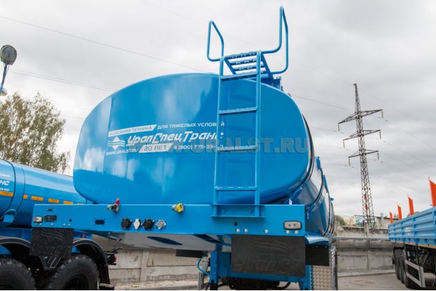 Лестница на площадку обслуживания цистерны