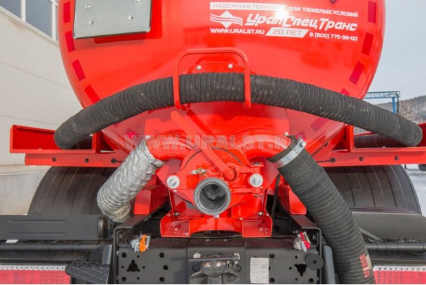 Приемный лючок