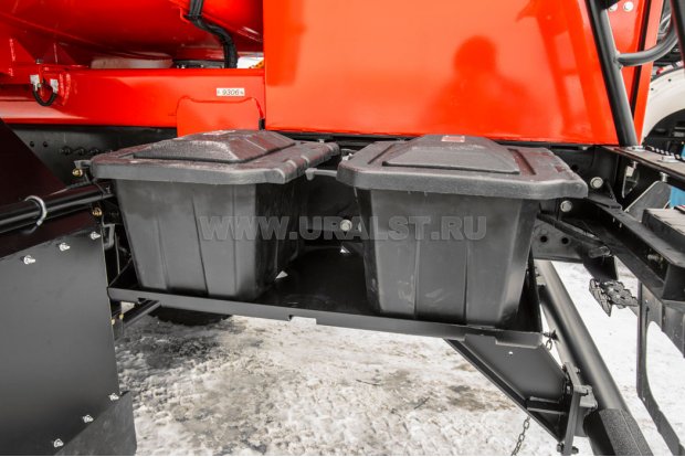 Ящики для песка и кошмы