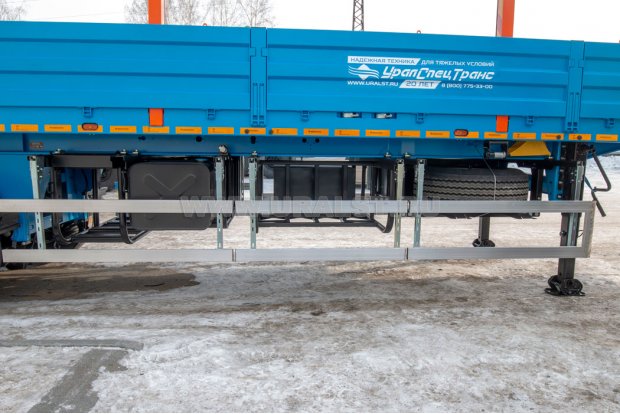 Боковая защита