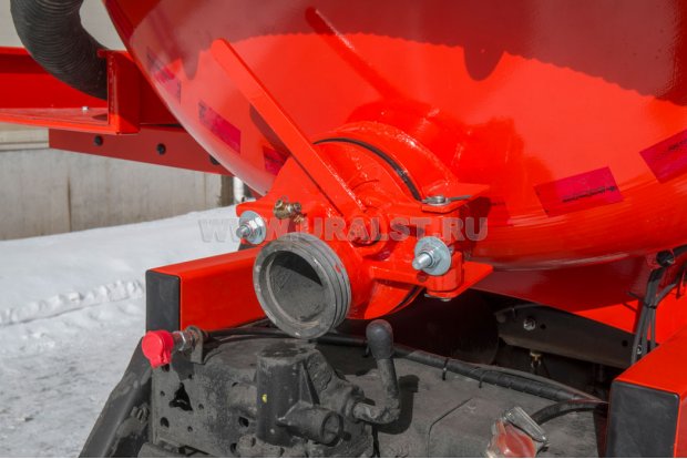 Приемный лючок