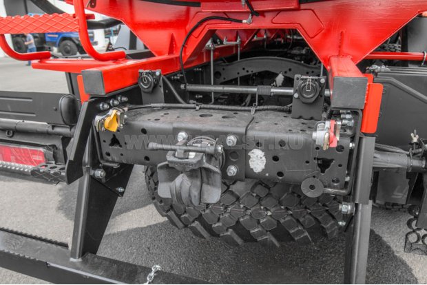 Заднее сцепное устройство